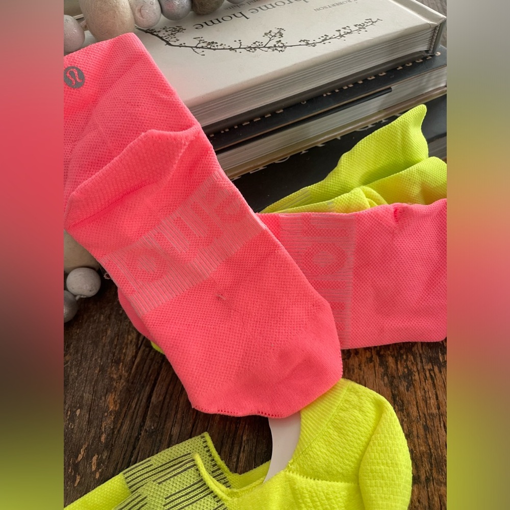 SOLD OUT on All! NWT lululemon Power Tab Socks 3pack in size Med and additional - Picture 9 of 14